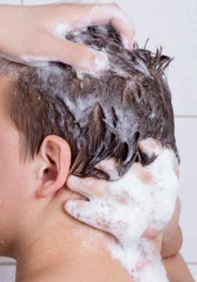 lavare capelli grassi